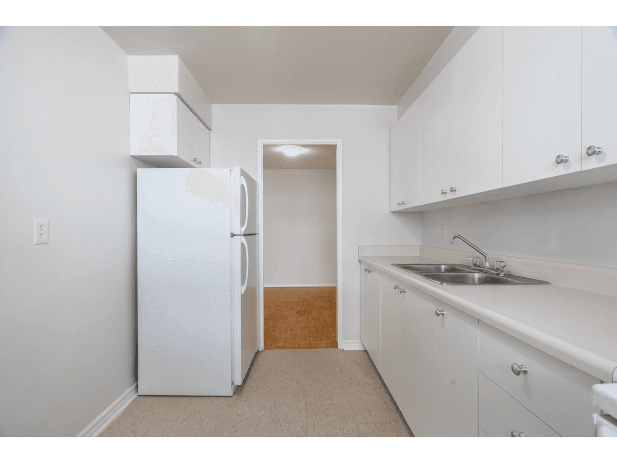 8 Lomond Drive — 3 Bedroom - Photo 2