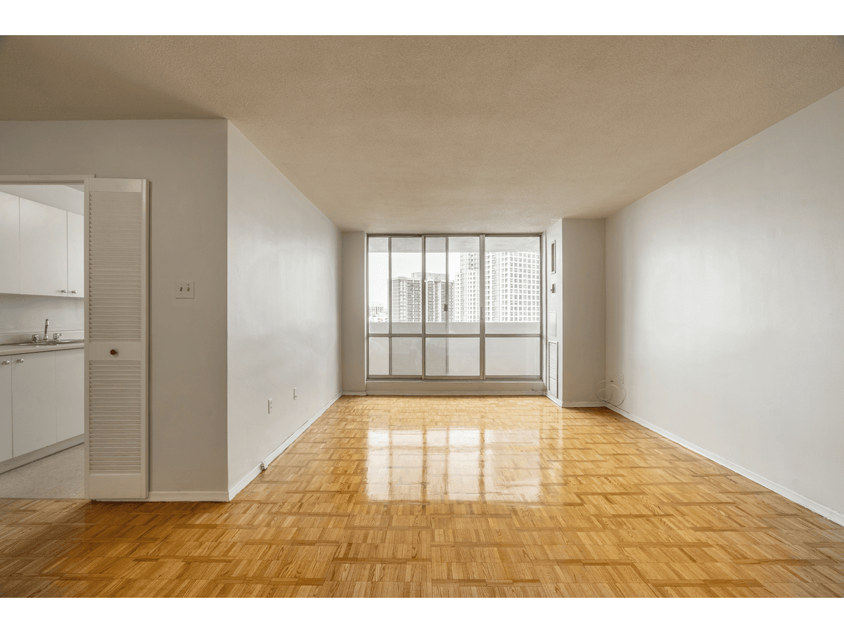 8 Lomond Drive — 3 Bedroom - Photo 3