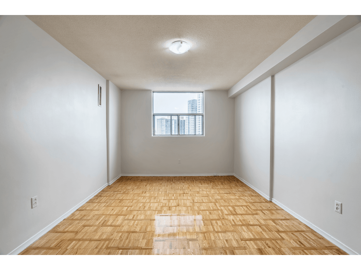 8 Lomond Drive — 3 Bedroom - Photo 8
