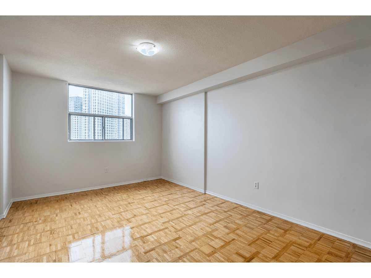 8 Lomond Drive — 3 Bedroom - Photo 10