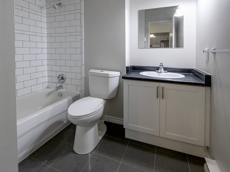 1340-1360 Kensington Parkway — 2 bedrooms - Photo 5