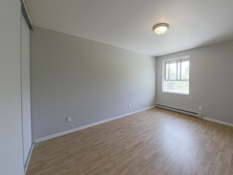 1340-1360 Kensington Parkway — 2 bedrooms - Photo 8