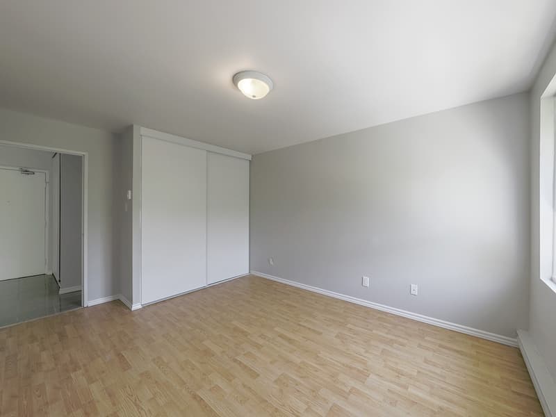1340-1360 Kensington Parkway — 2 bedrooms - Photo 9