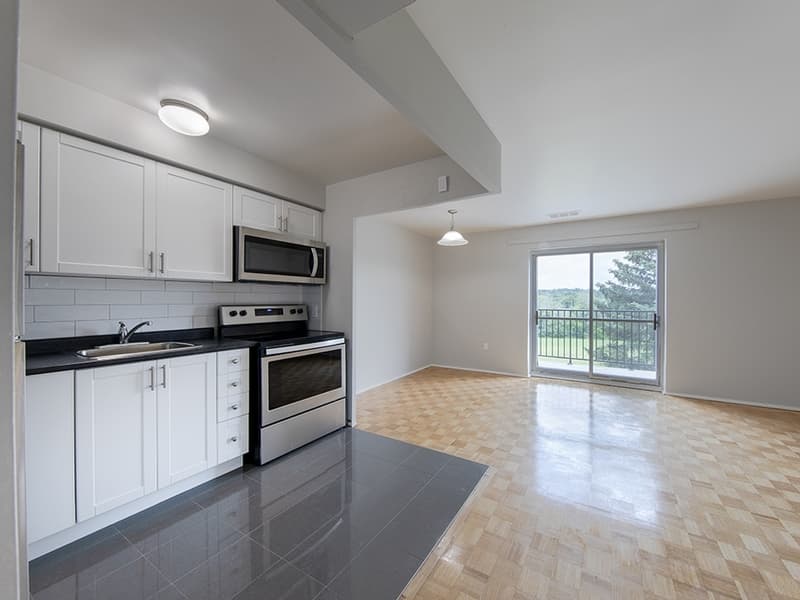 5-30 Glenn Wood Place — 3 bedrooms - Photo 3