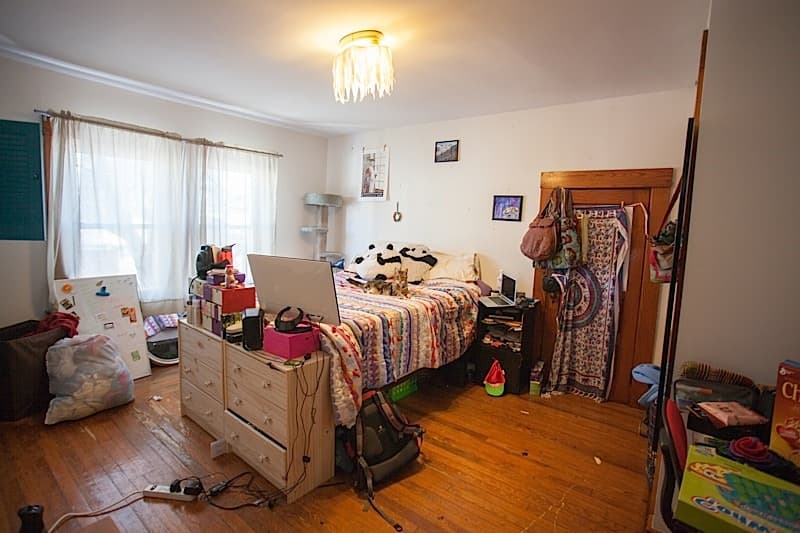 32 Hawthorne St - 2 - Photo 2