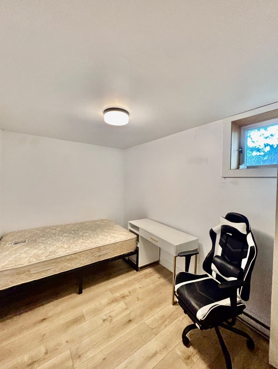 765 Mitchell Street Room E - Photo 6