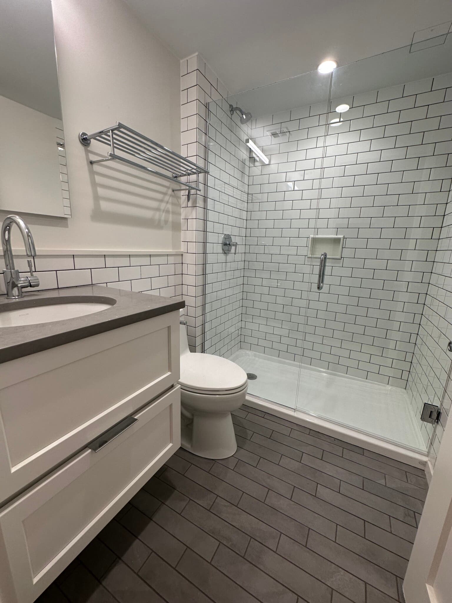 48 John F. Kennedy St - 6 - Photo 3