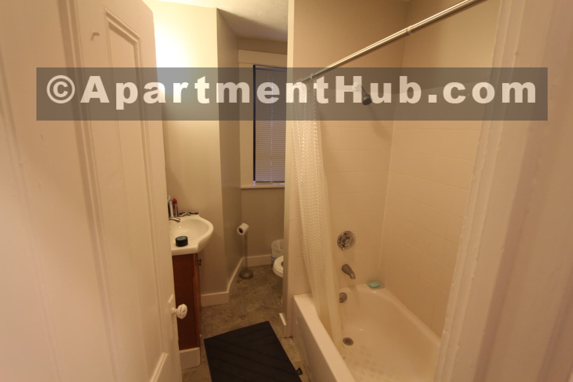 48 John F. Kennedy St - 1 - Photo 4