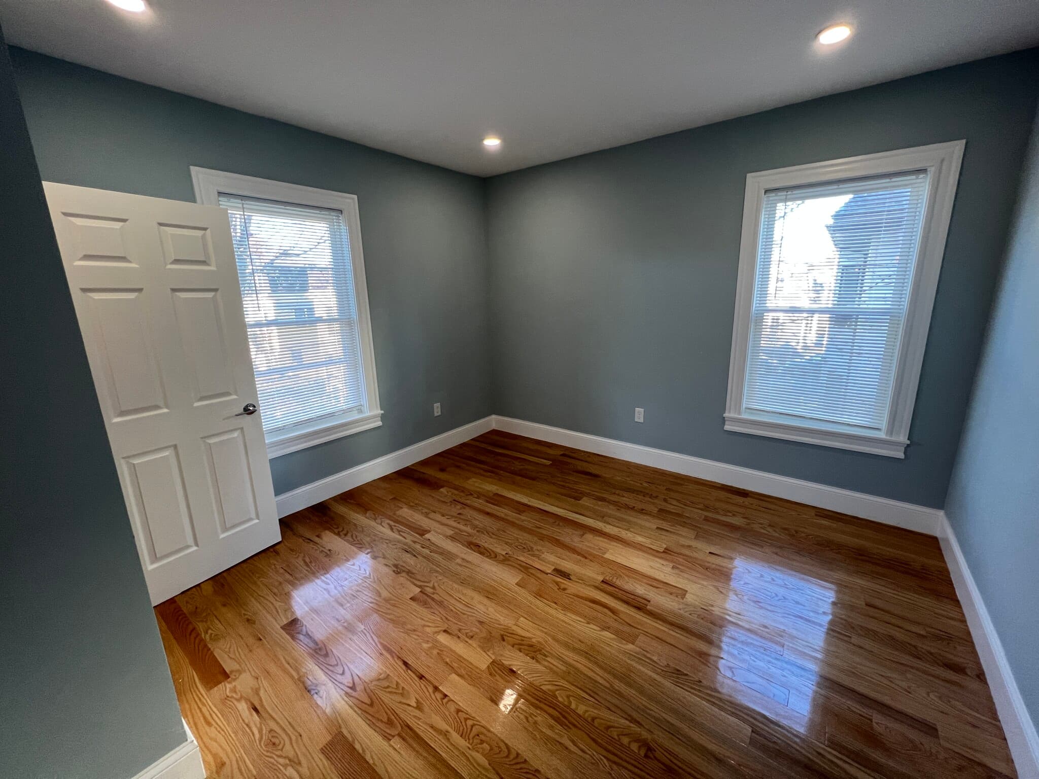372 Oxford St - 4 - Photo 3