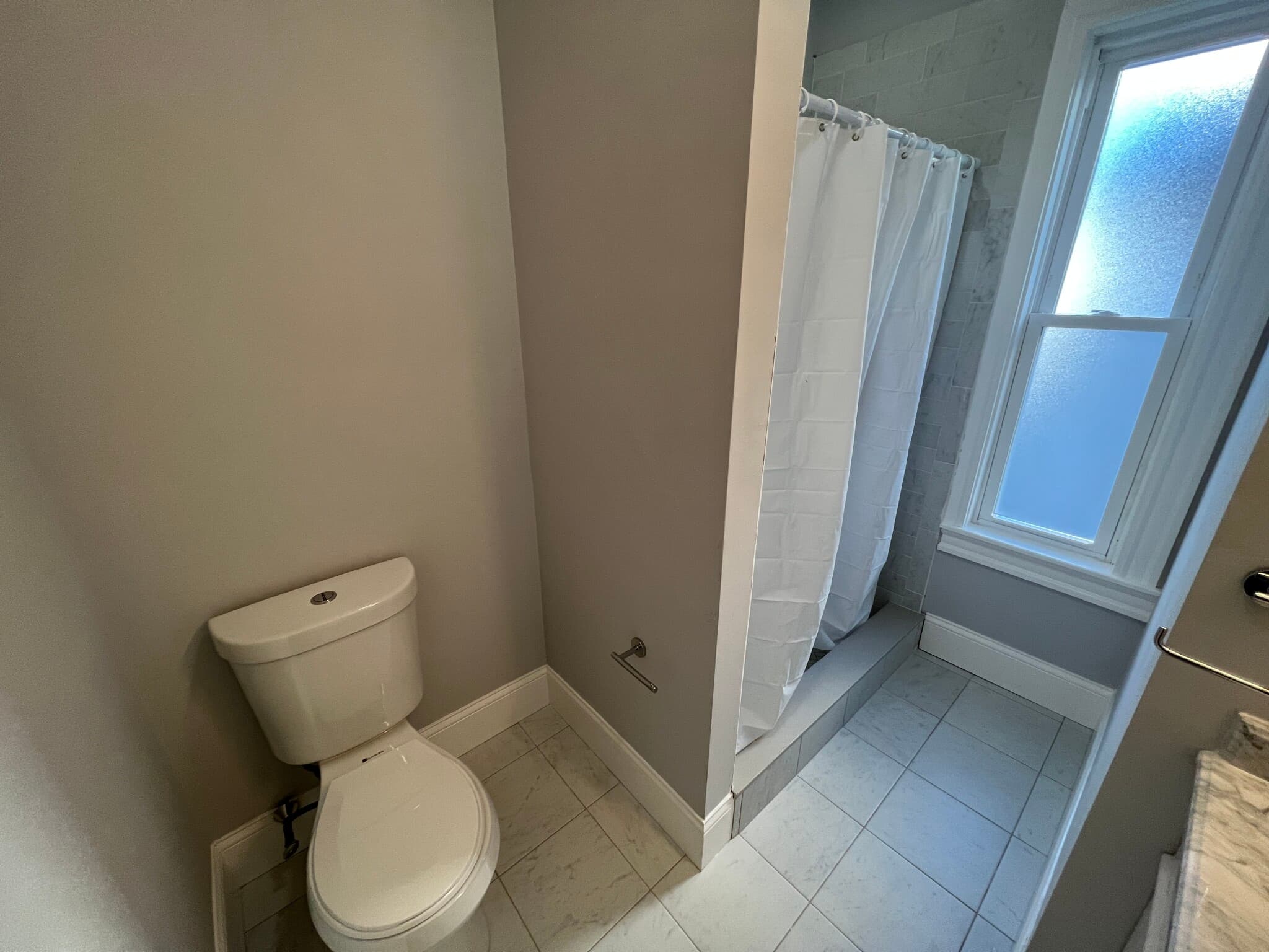 372 Oxford St - 4 - Photo 5