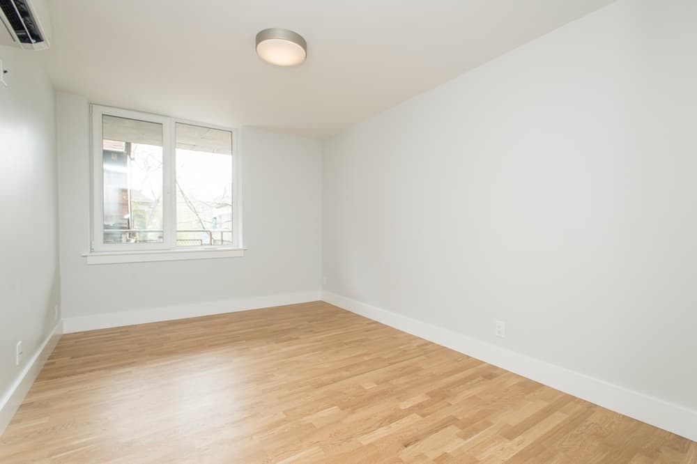 334 Harvard St - Photo 4