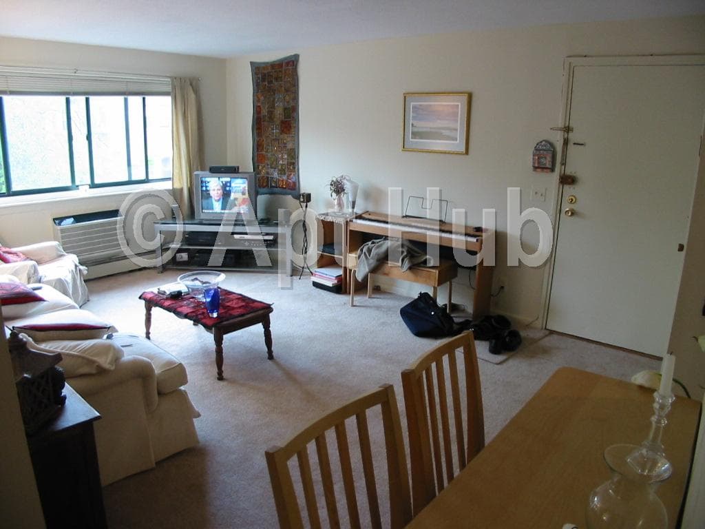 375 Harvard St (1) - Photo 1