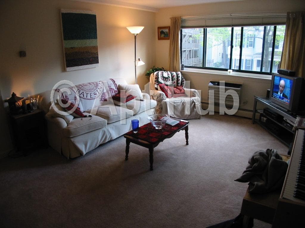 375 Harvard St (1) - Photo 2