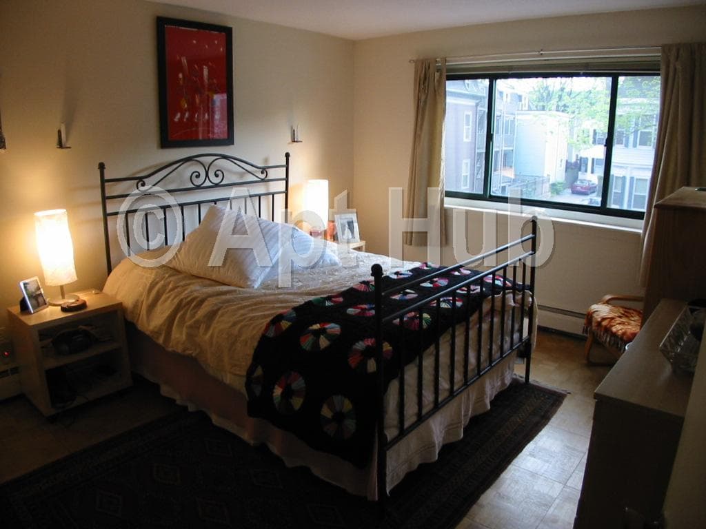 375 Harvard St (1) - Photo 4