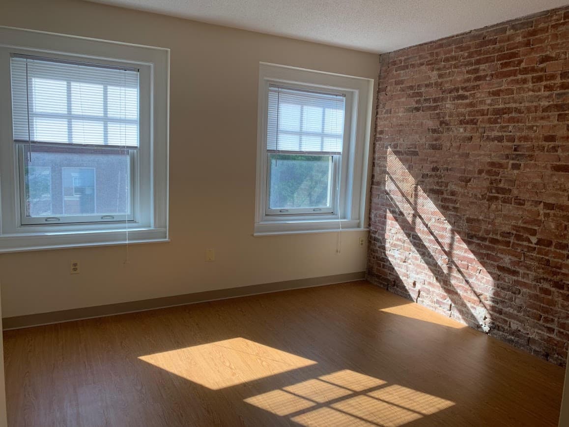 4 University Rd - Photo 1