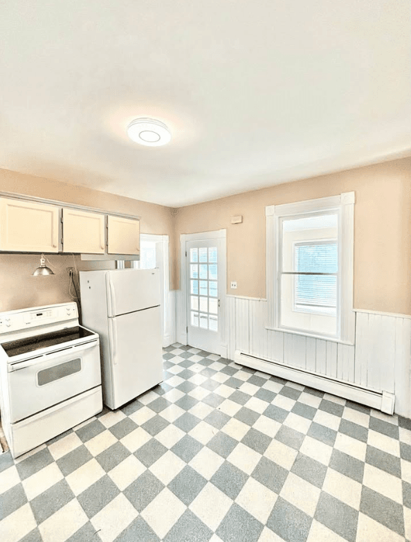 128 Gill Street Room 2