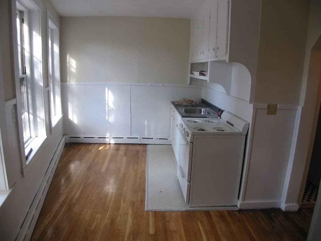 110 Willow Ave - Photo 1