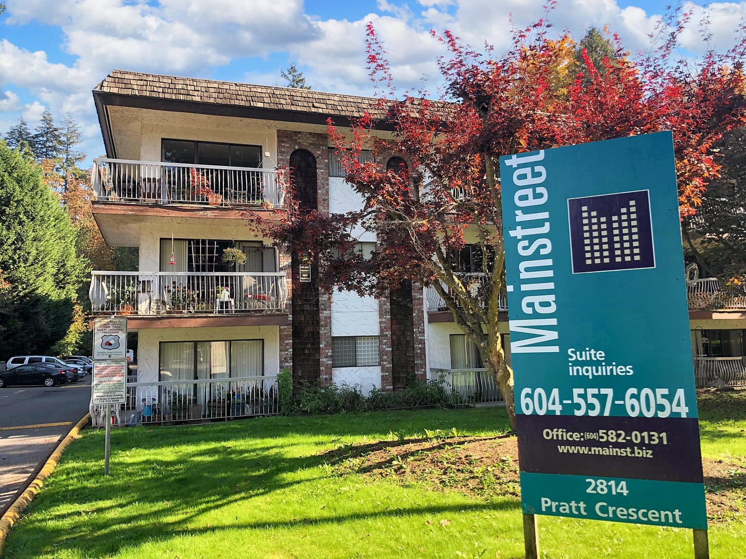 Hillside Terrace — Bachelor - Photo 2