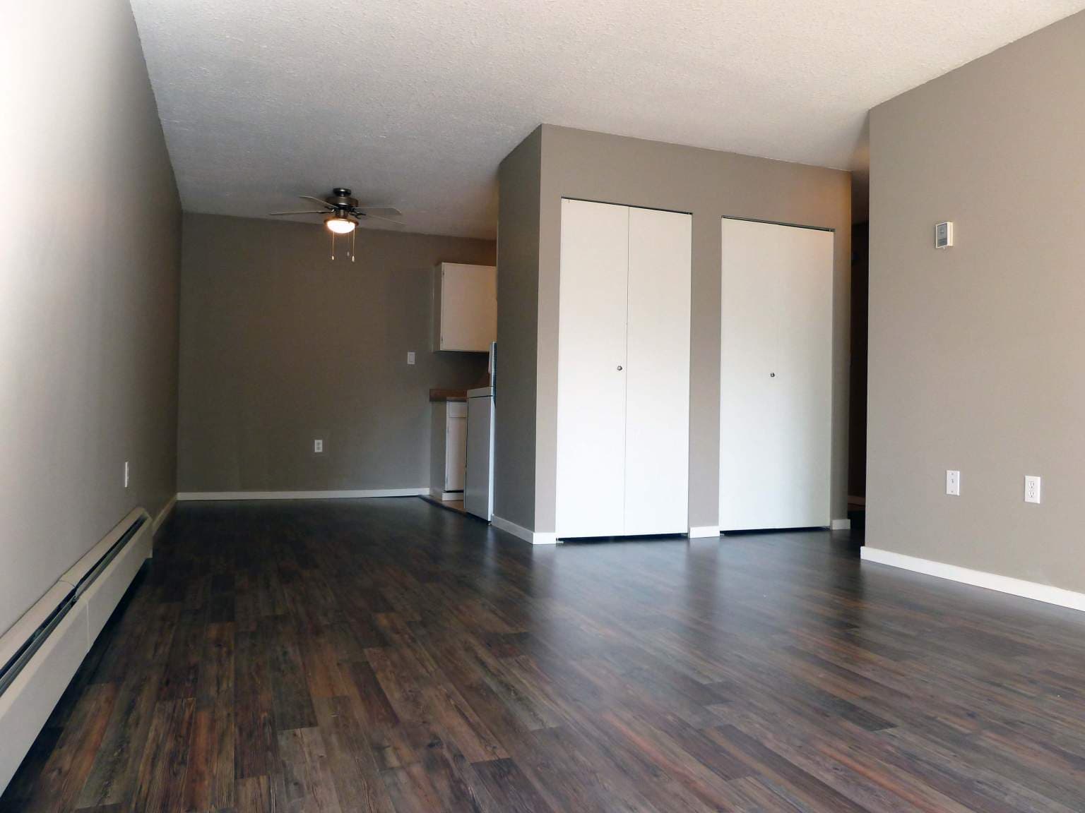 Hillside Terrace — Bachelor - Photo 6