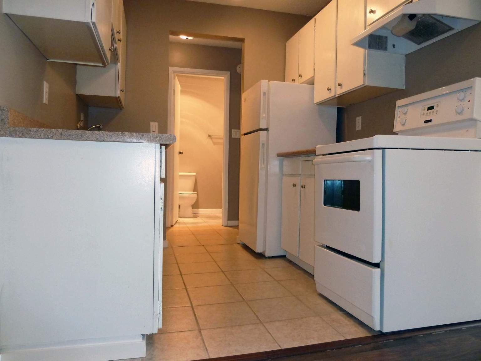 Hillside Terrace — Bachelor - Photo 7
