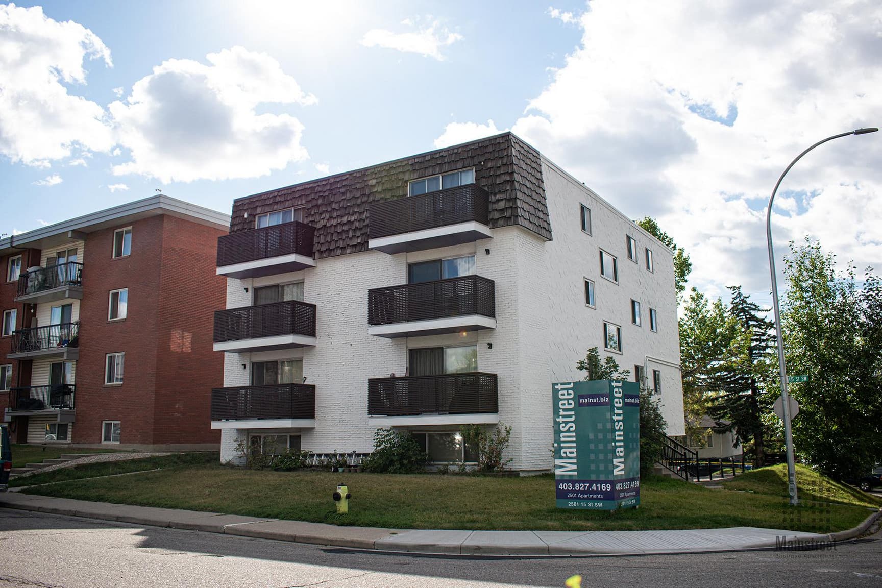 2501 Apartments - Photo 1