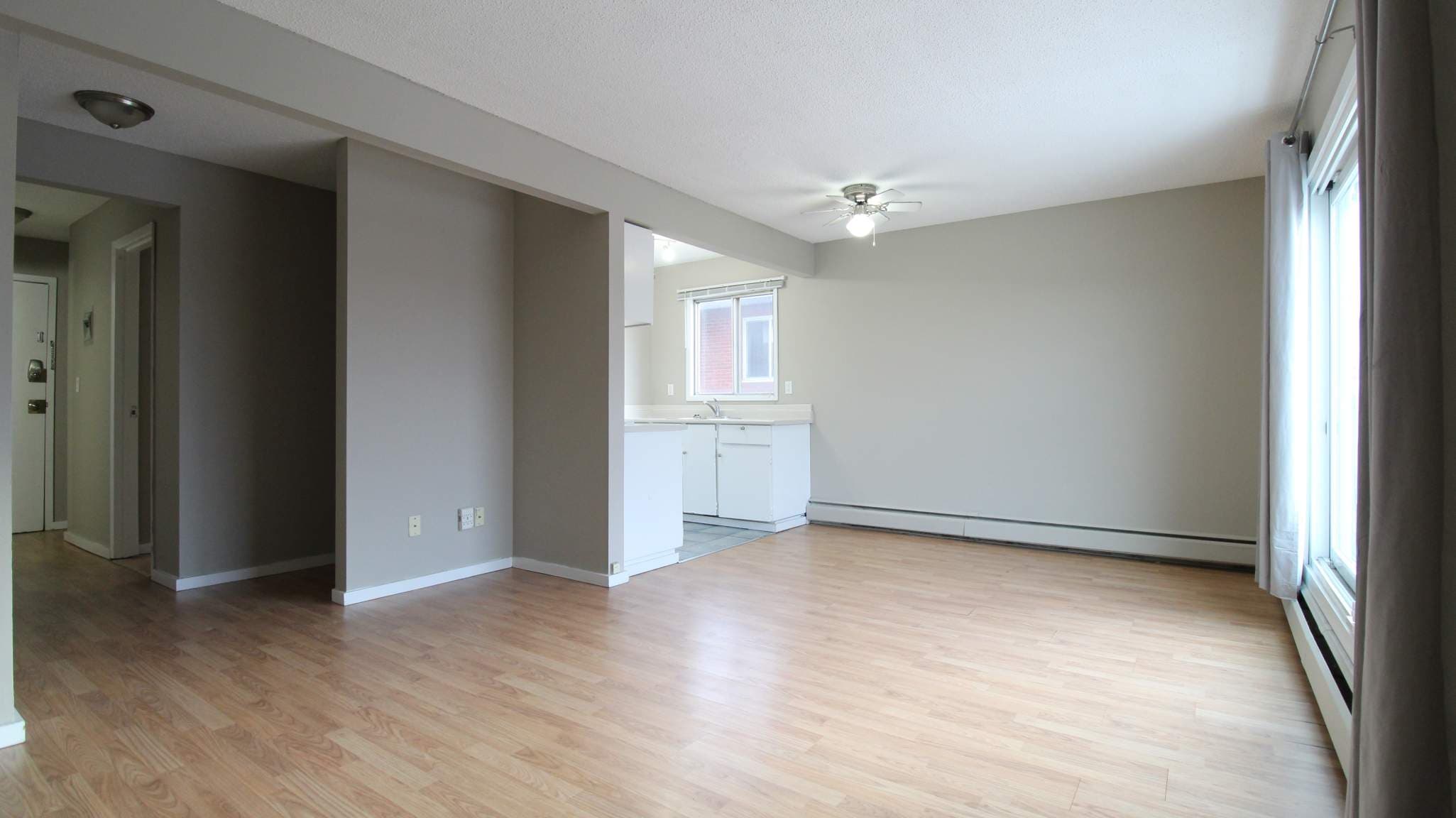 2501 Apartments - Photo 2