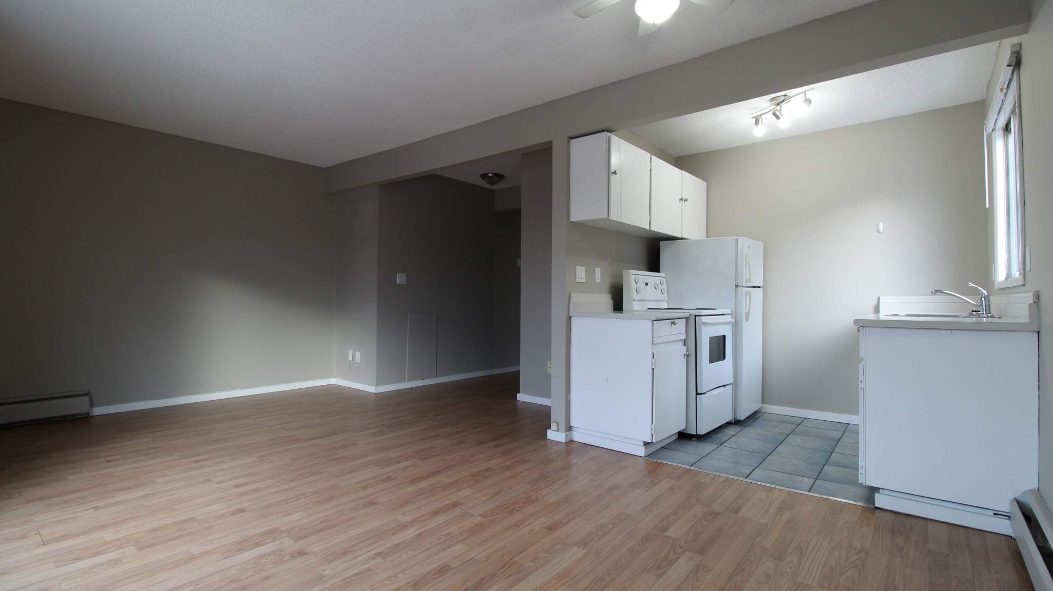 2501 Apartments - Photo 5