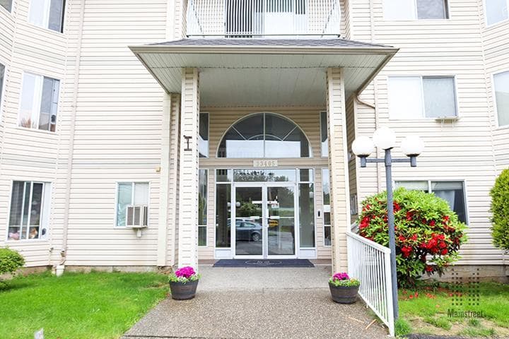 Bridgeport Manor - Photo 11