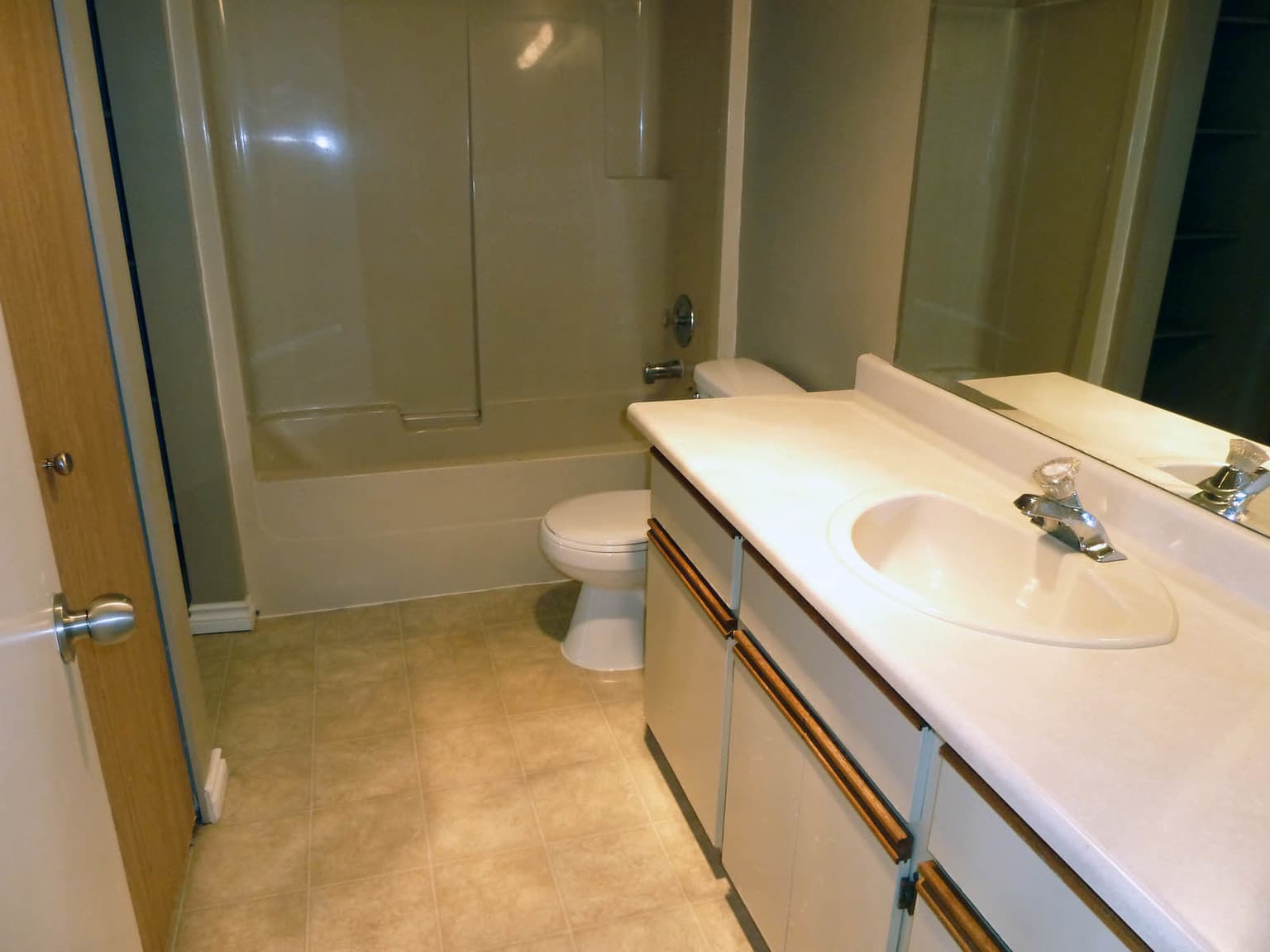 Bridgeport Manor - Photo 5