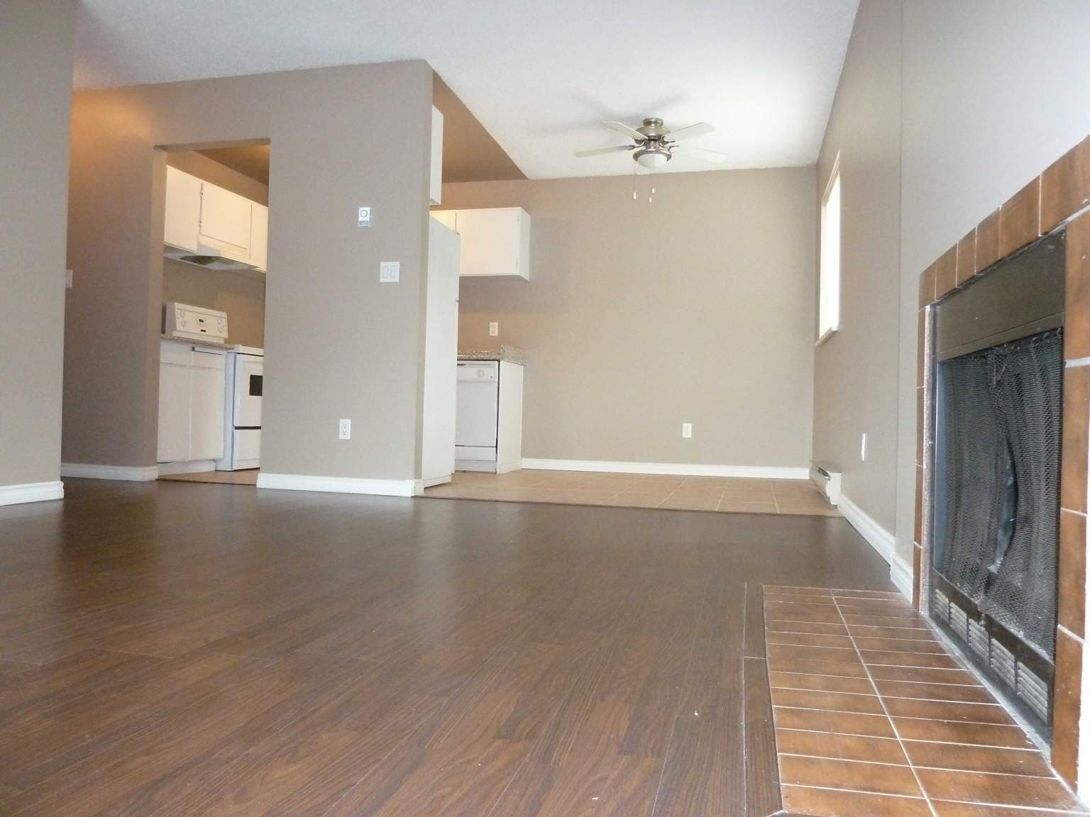 Pinetree Apartments — 1 bedroom - Photo 6