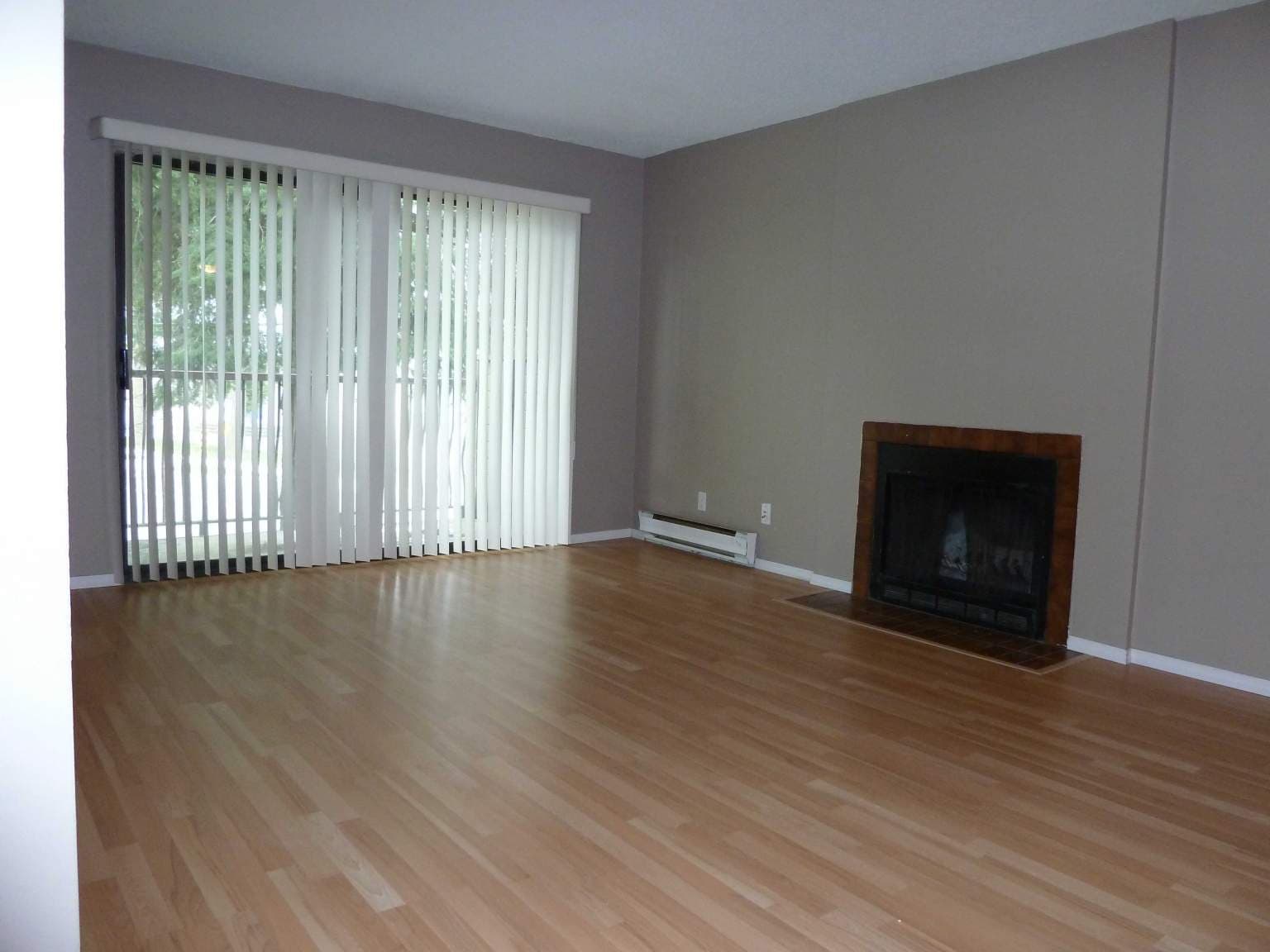 Pinetree Apartments — 1 bedroom - Photo 7