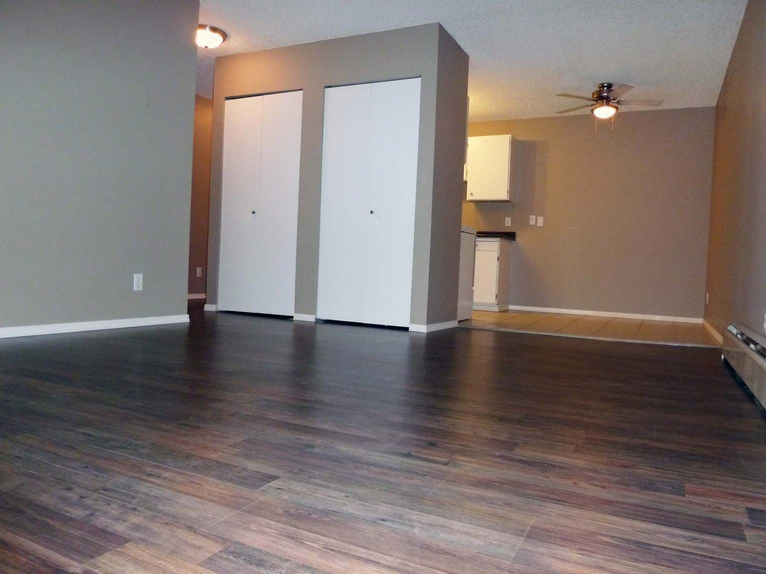 Royal Manor — Bachelor - Photo 3