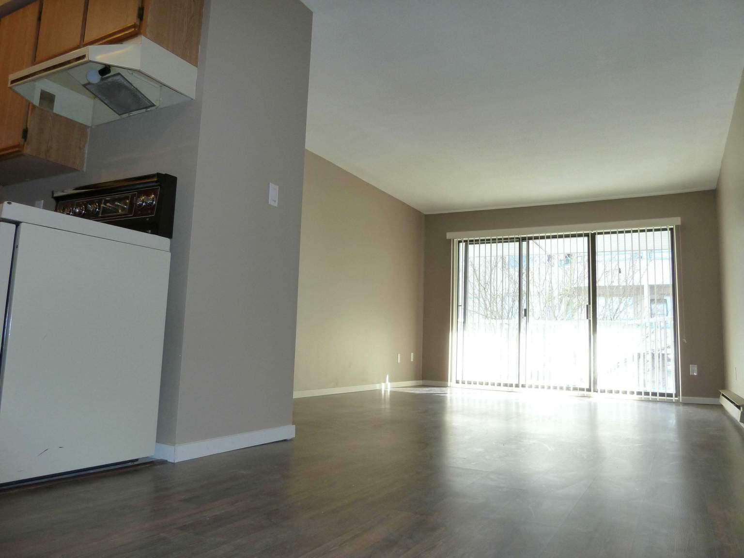 Sunshine Apartments - Photo 3