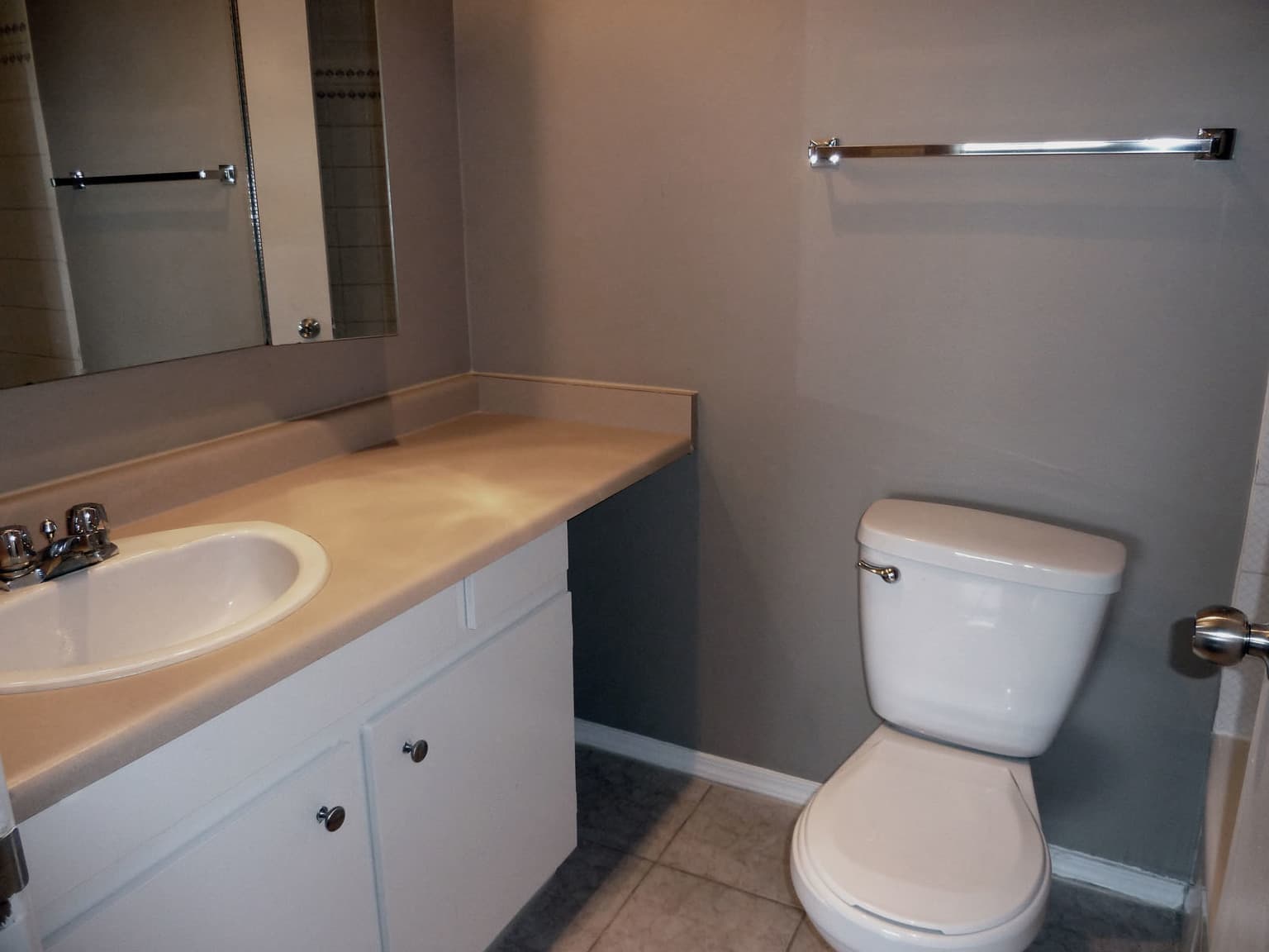 Ashley Court — 2 bedroom - Photo 11