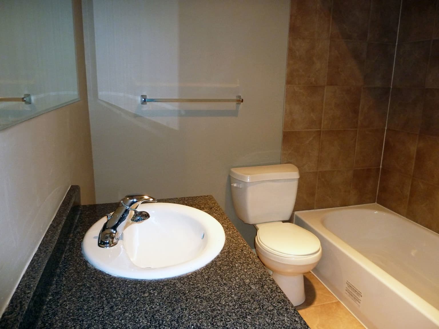 Gateway Place — 2 bedroom - Photo 11