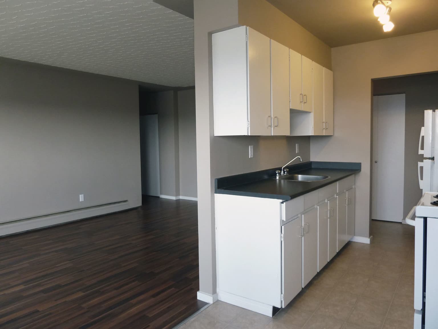 Gateway Place — 2 bedroom - Photo 6