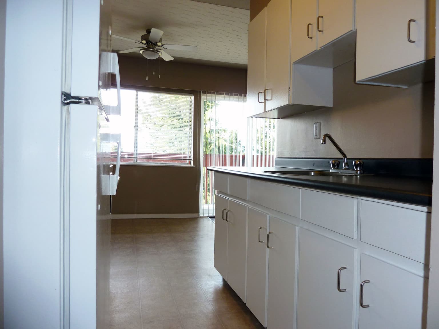 Gateway Place — 2 bedroom - Photo 8