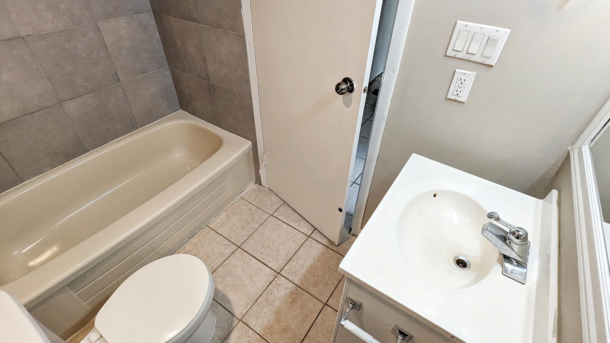 Pacific Park Apartments — 1 bedroom - Photo 7