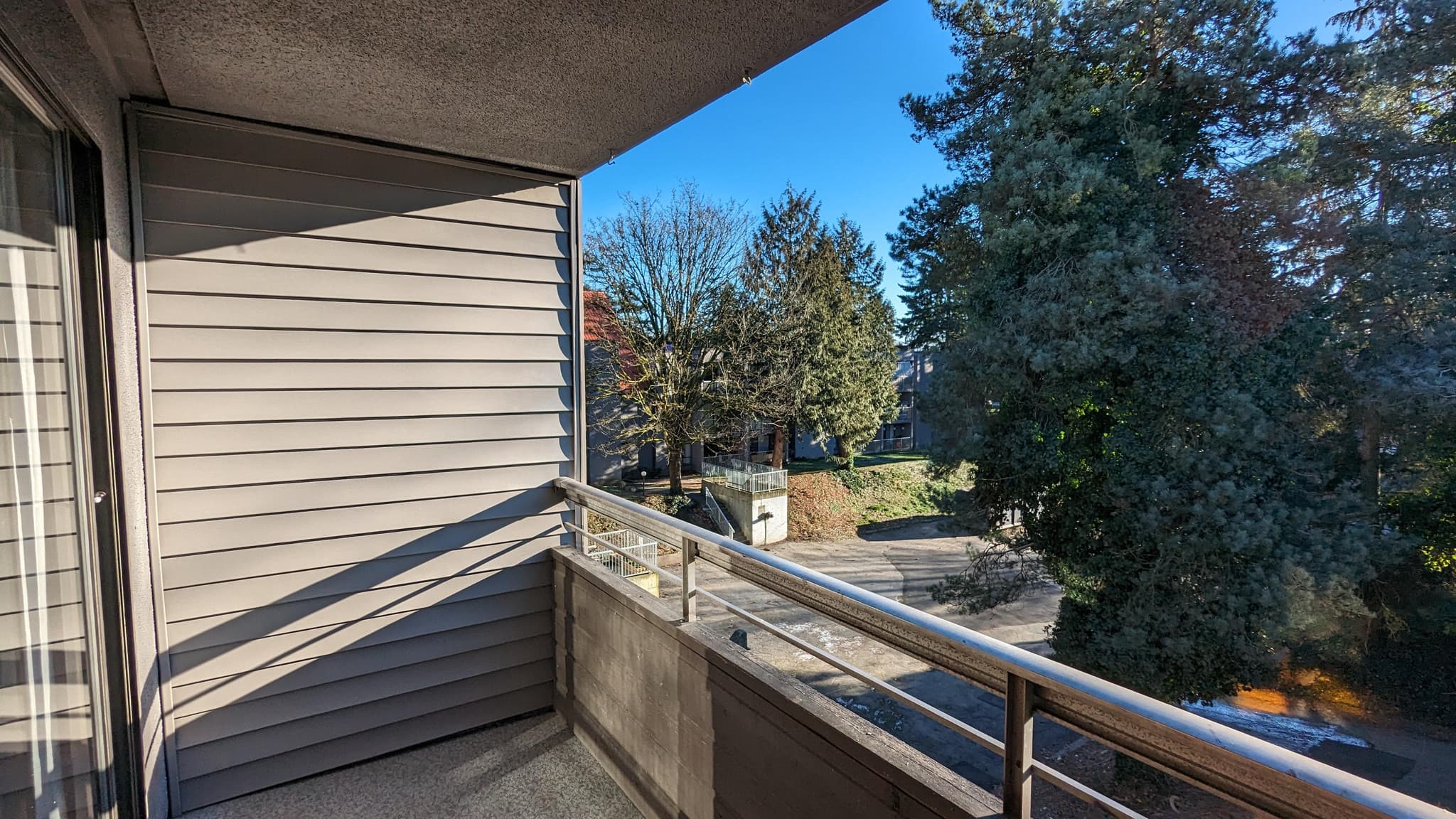 Pacific Park Apartments — 1 bedroom - Photo 8