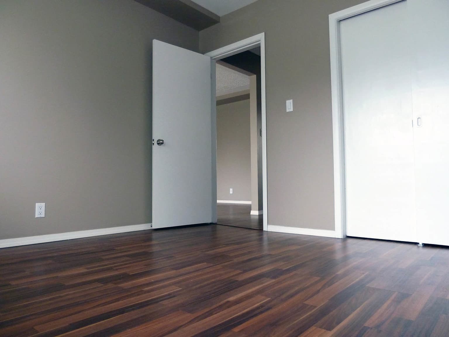 Hillside Place — 2 bedroom - Photo 8
