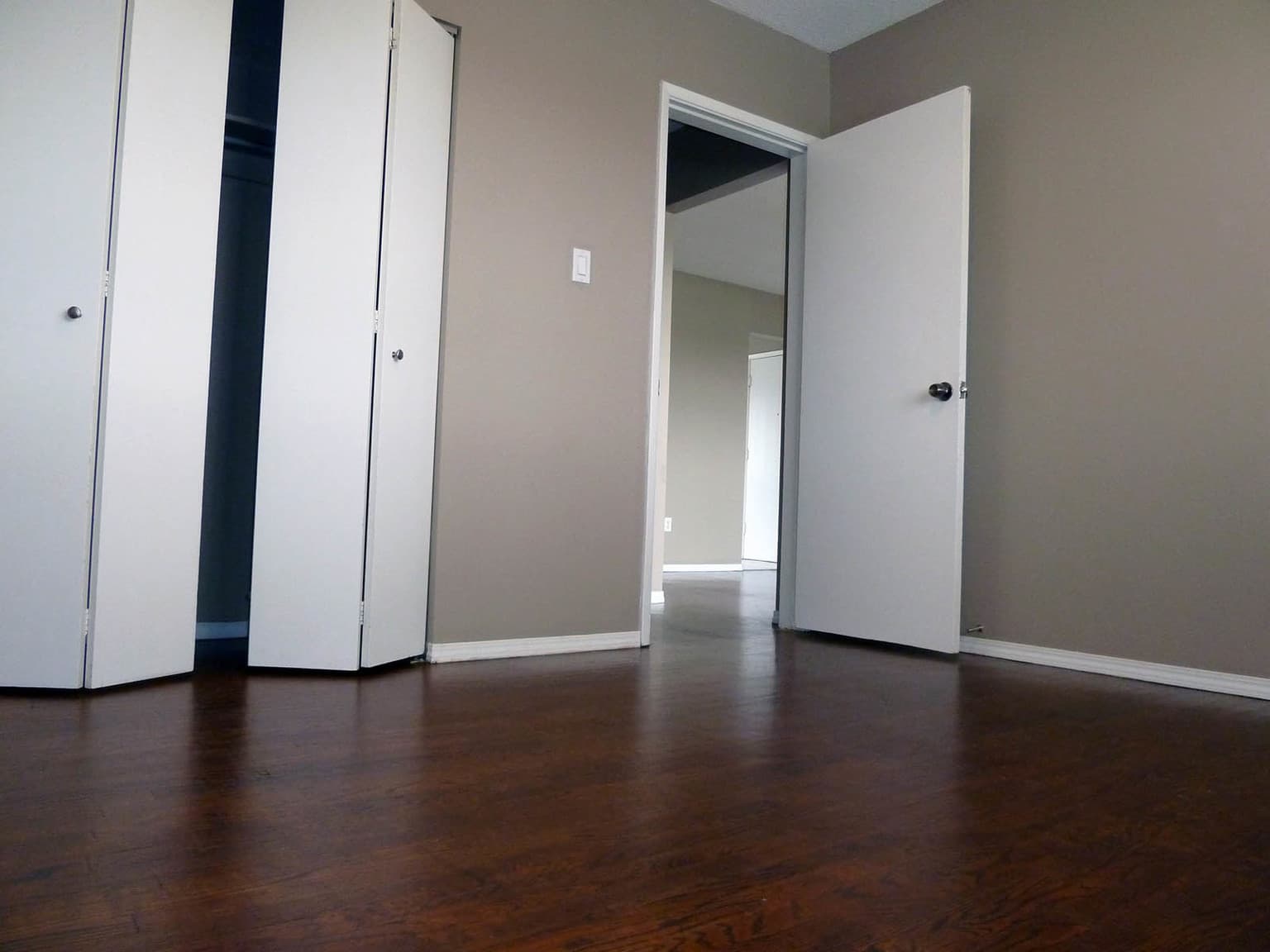 Hillside Place — 2 bedroom - Photo 9