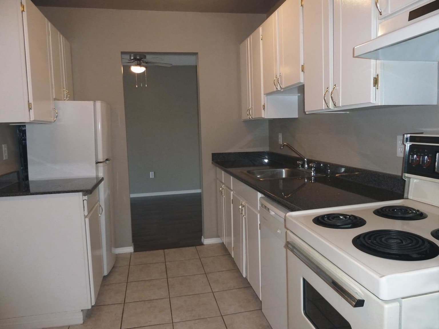 Imperial Parkside — 1 bedroom - Photo 6