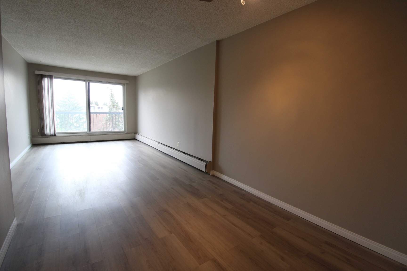Bonaventure Apartments — 2 bedroom - Photo 11