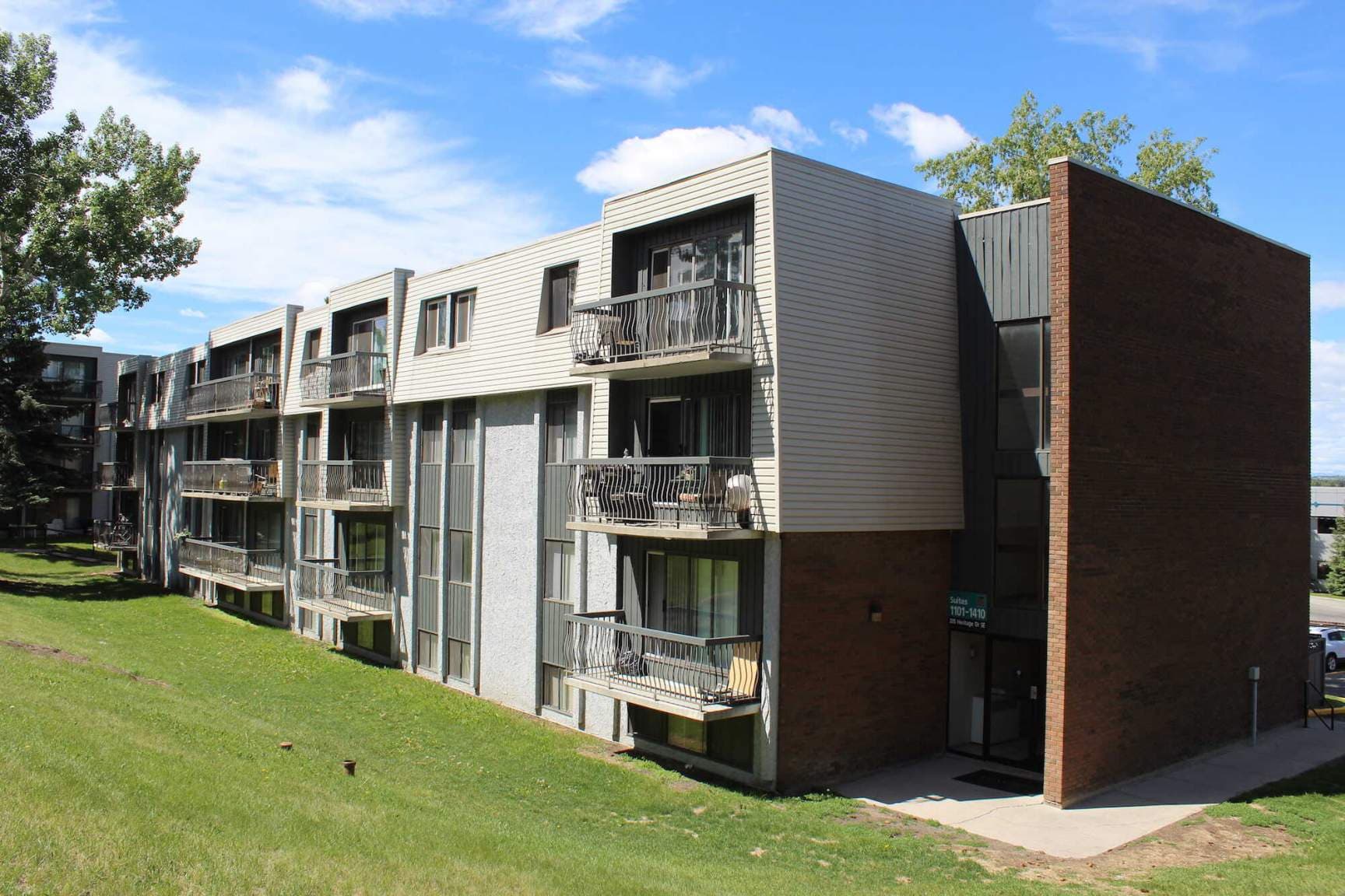 Bonaventure Apartments — 2 bedroom - Photo 4