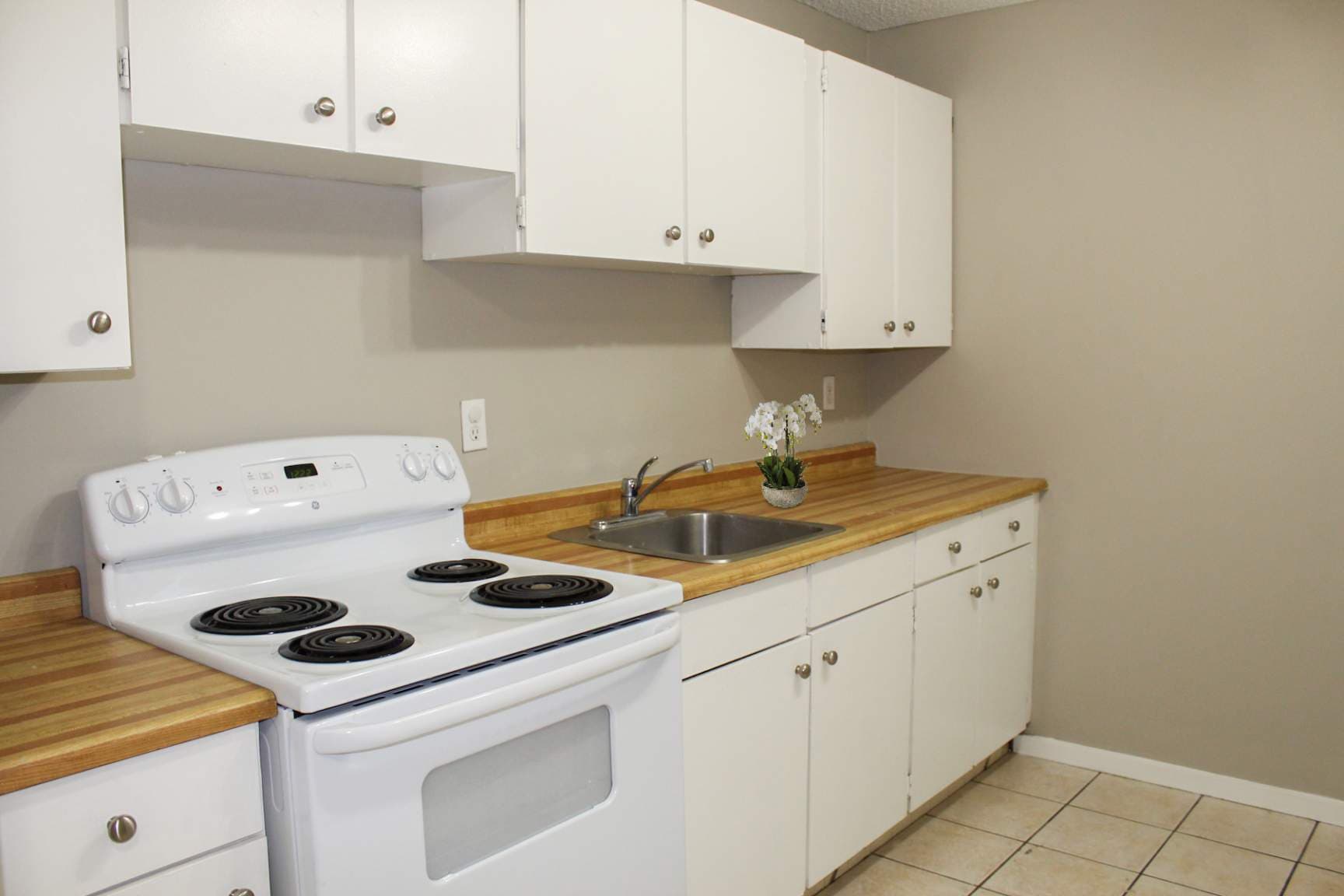 Glenbow Manor — 1 bedroom - Photo 7