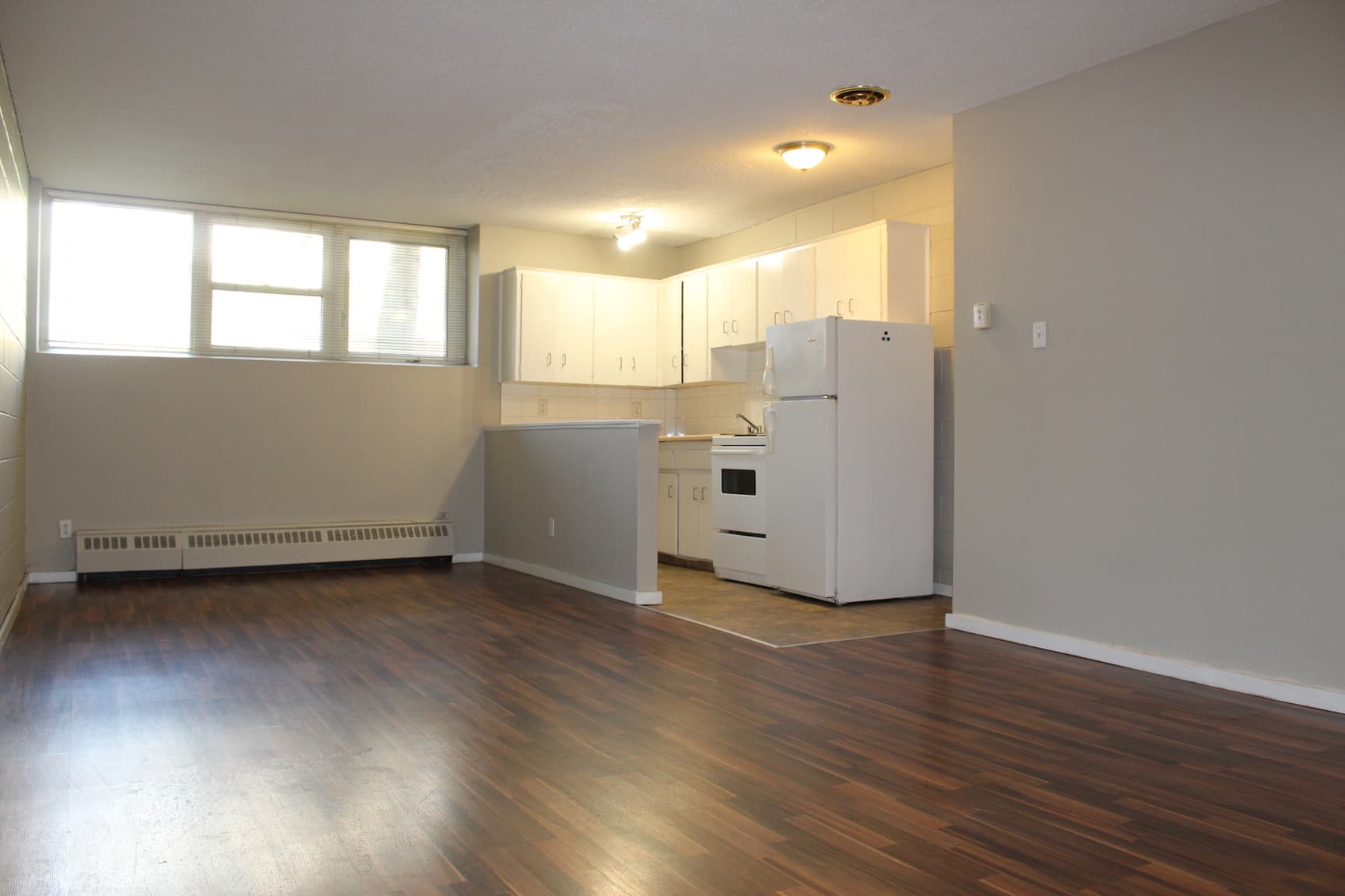 Grapes Manor — 2 bedroom - Photo 2