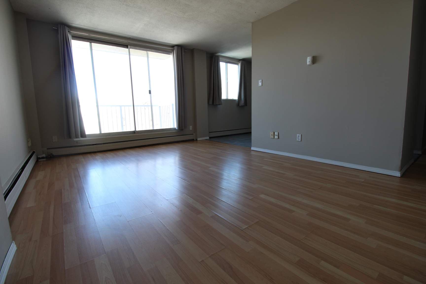 North Hill Manor - Photo 3