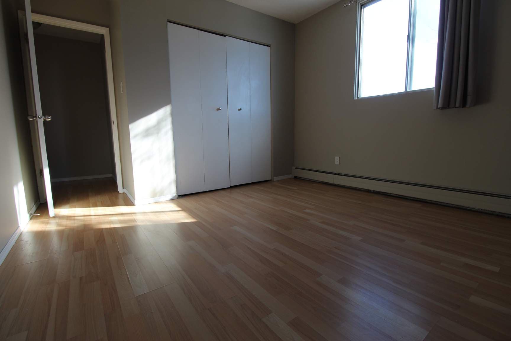 North Hill Manor - Photo 9