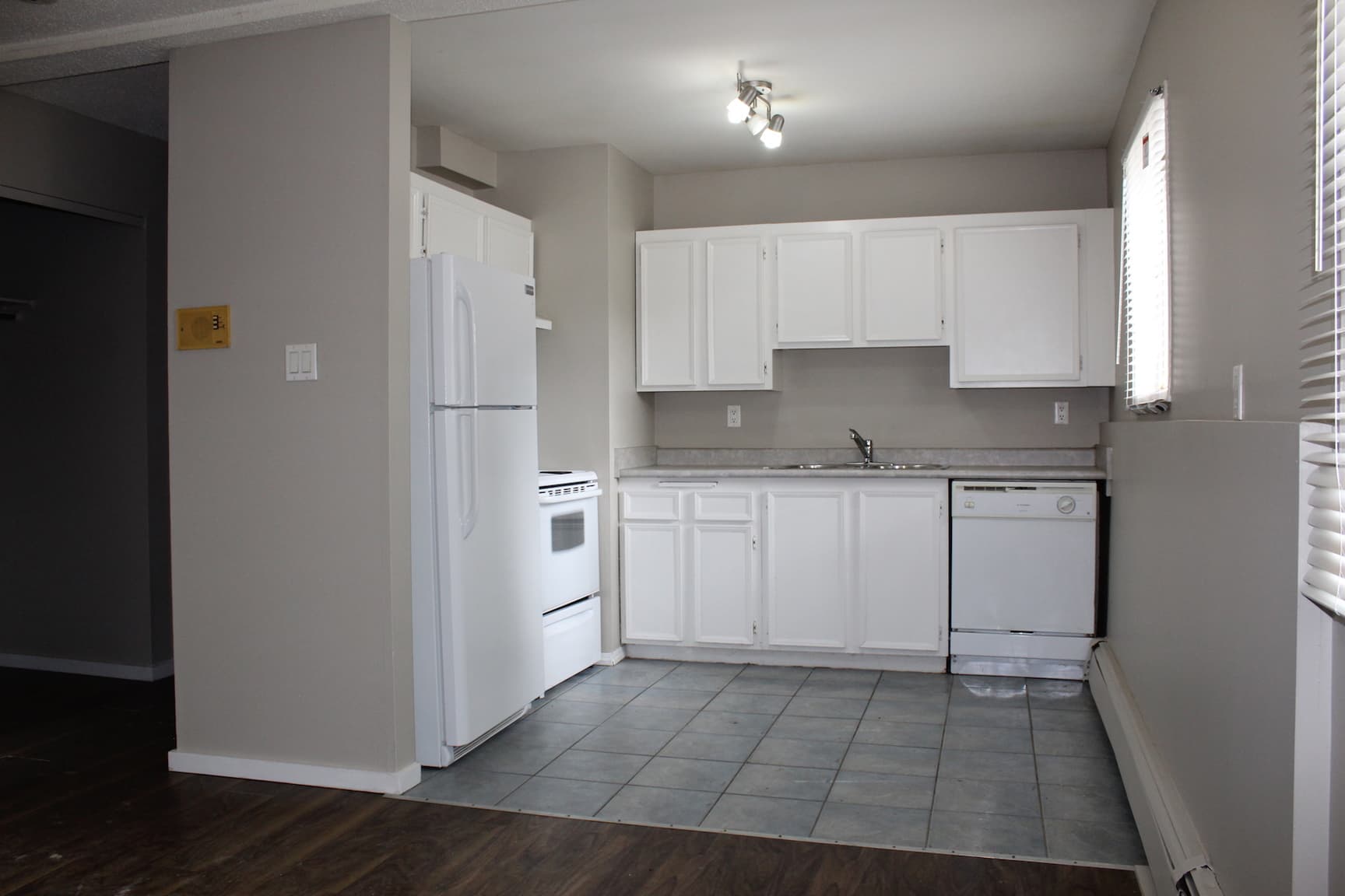 Booth Apartments — 1 bedroom - Photo 11