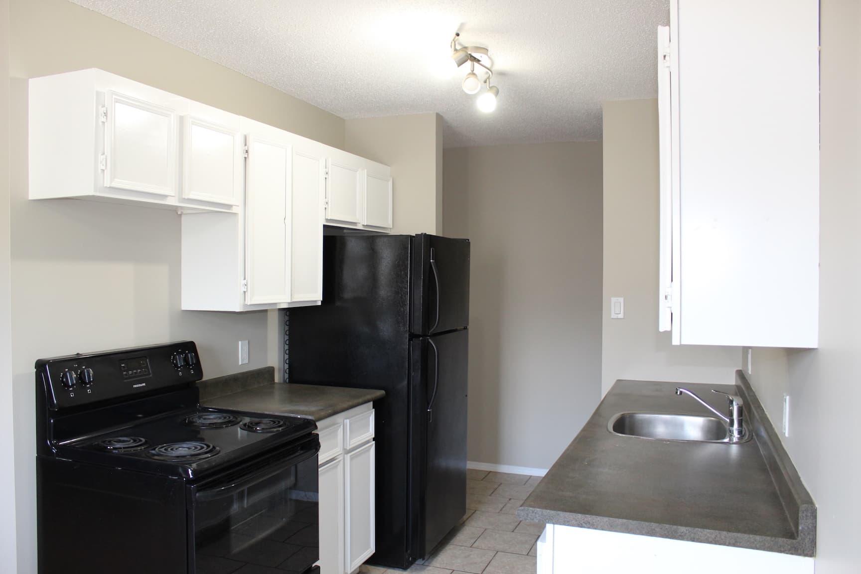 Diane Apartments 2 - Photo 3